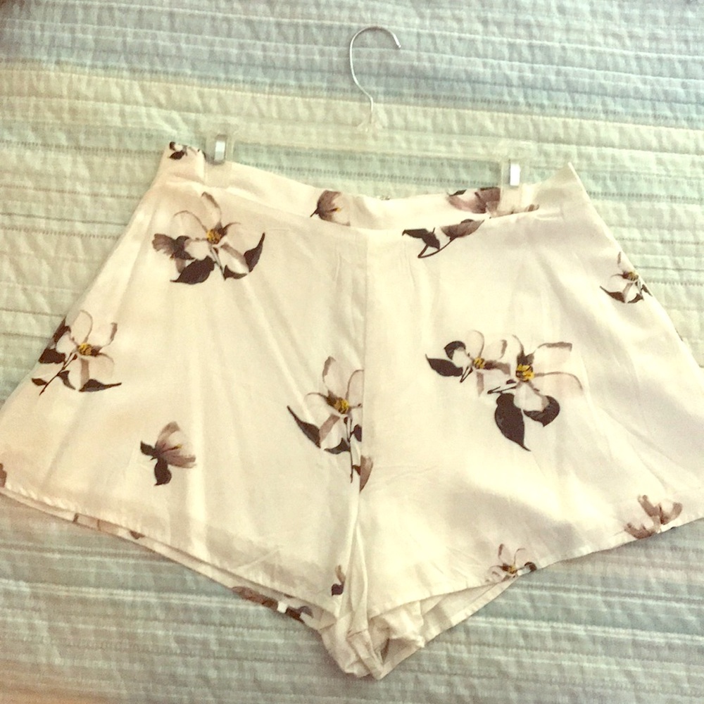 Tobi High Waisted Floral Shorts
